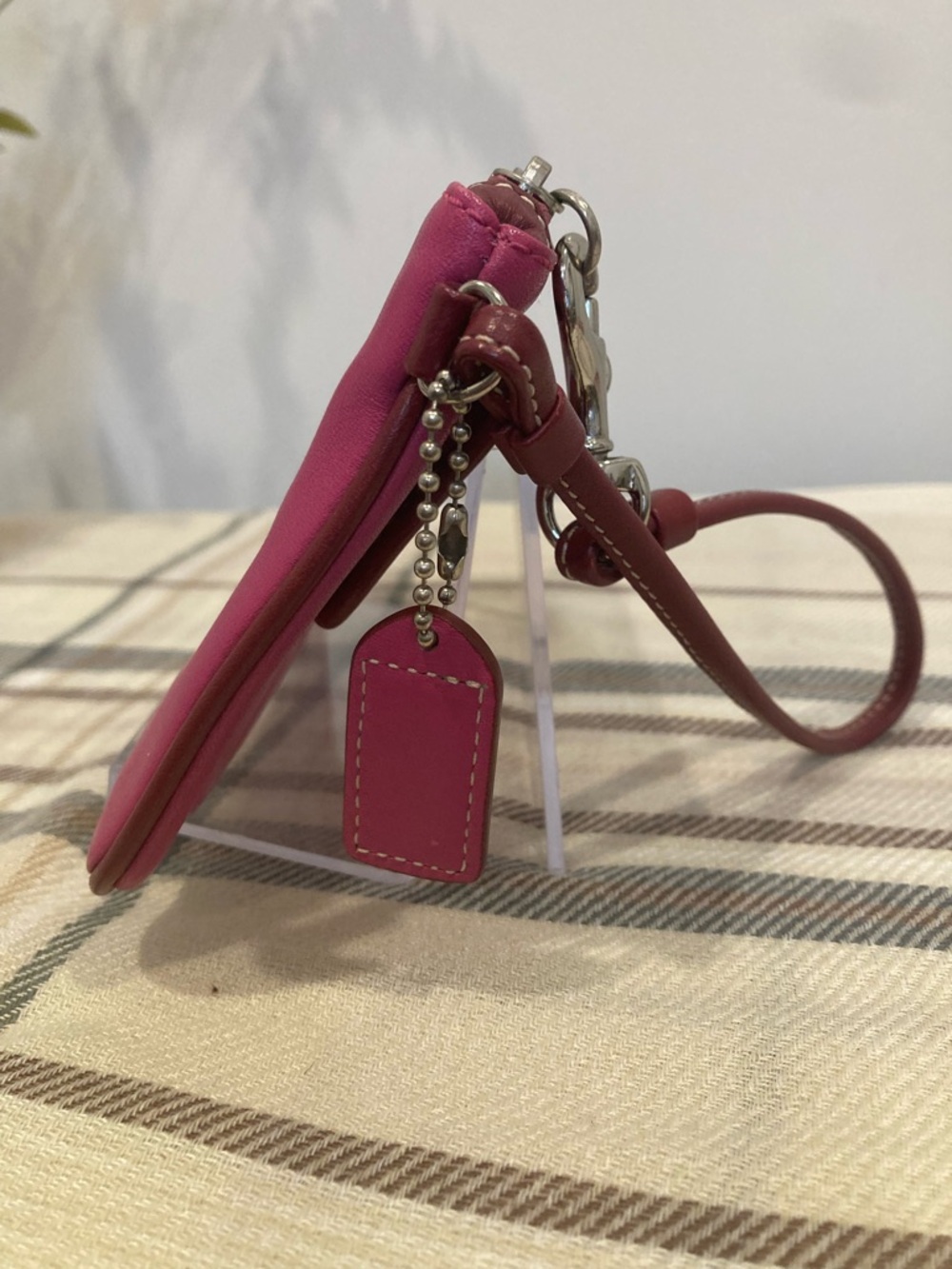Coach Pink Leather Turnlock Wristlet Clutch - Picture 4 of 8